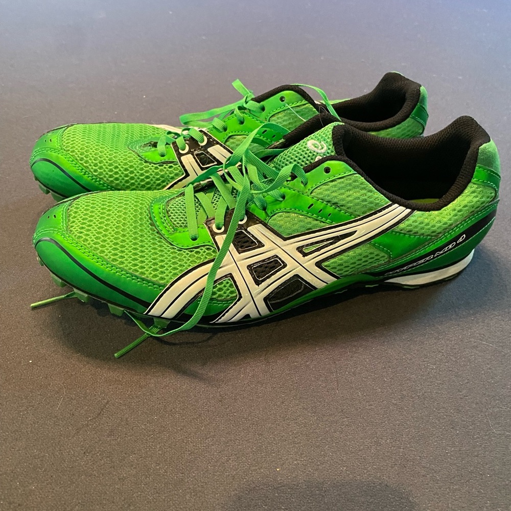 Asics G101N Hyper MD Cleats BRIGHT green. Men’s Size 9.5 US.  Exc used cond.